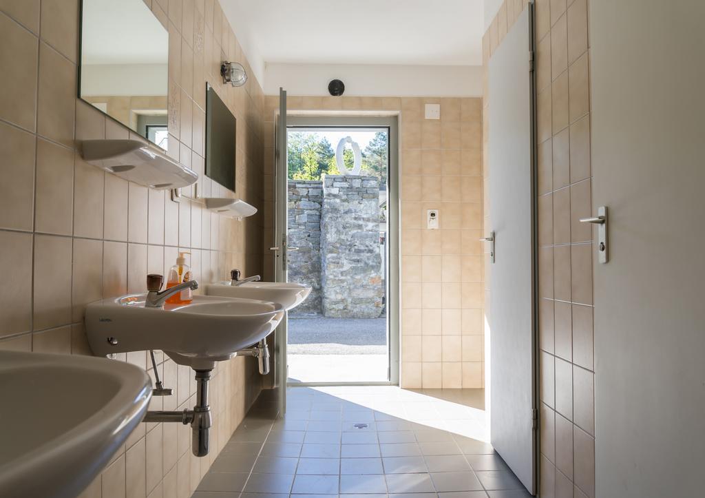 Ostello & Camping Riposo Hotel Losone Exterior photo
