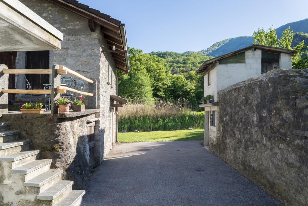 Ostello & Camping Riposo Hotel Losone Exterior photo