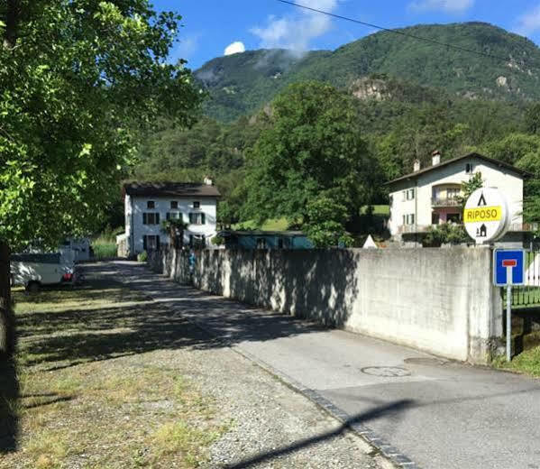 Ostello & Camping Riposo Hotel Losone Exterior photo